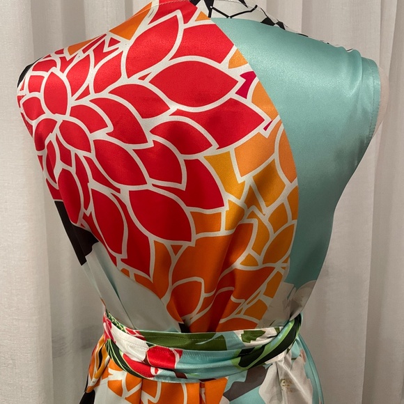 Reversible Floral Wrap (Sample Sale) - Picture 4 of 12